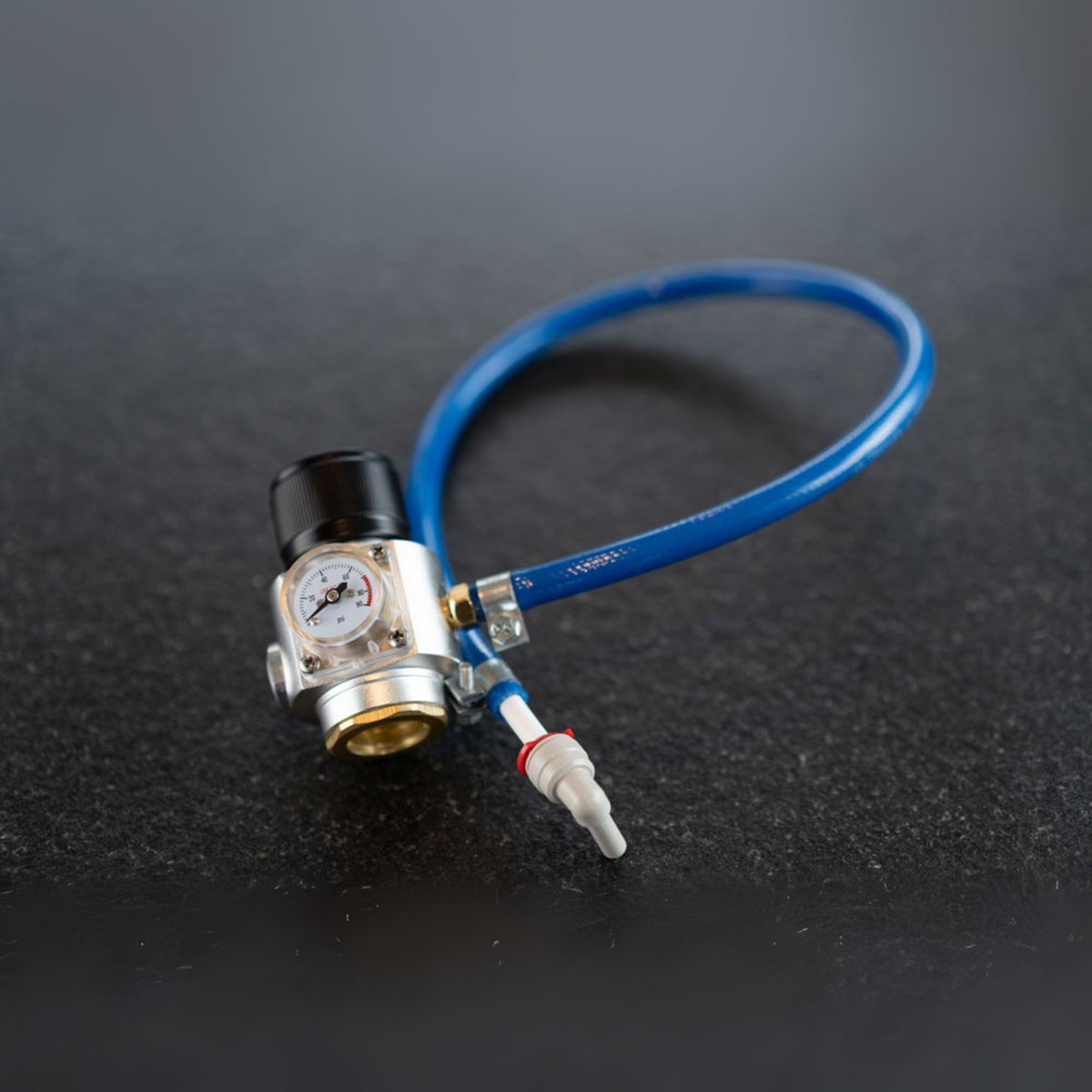 Raccords John Guest pour une installation simple et rapide du kit d'installation de gaz