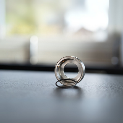 Bague de raccordement pour connexion sécurisée de distributeur d'eau associée à un filtre à eau